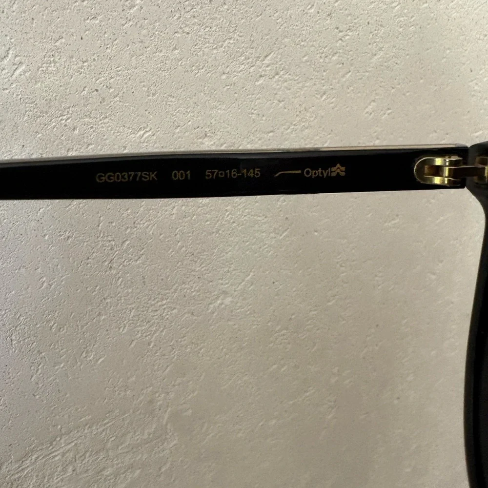 Gucci Black Cat Eye Sunglasses EUC - Picture 9 of 10